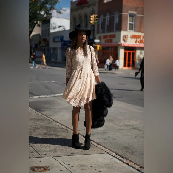 FREE‎ PEOPLE NWOT Floral Mesh Lace Dress in Peach - Picture 6 of 15